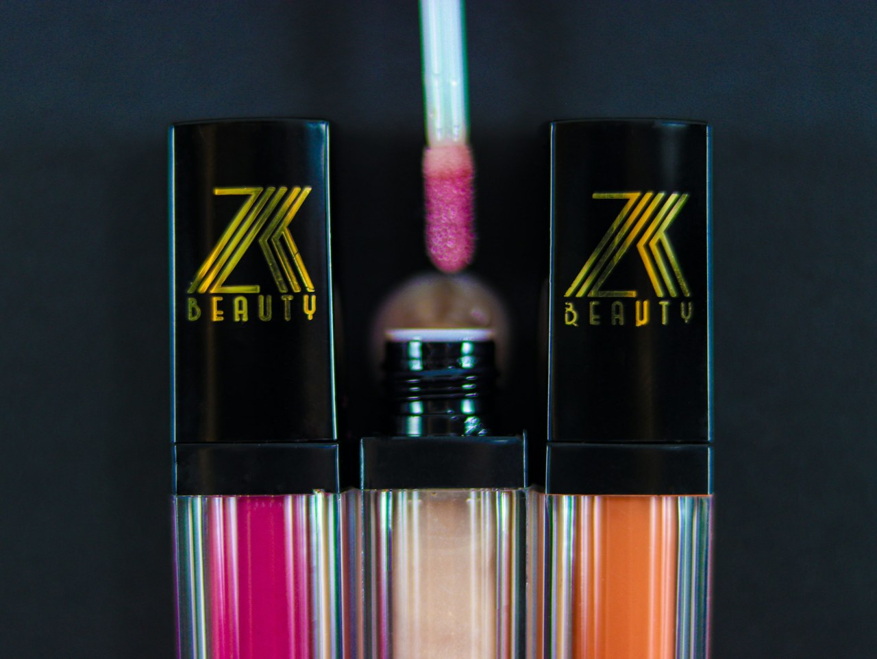 Что лучше для очищения кожи: гидрофильное масло или мицеллярная вода?